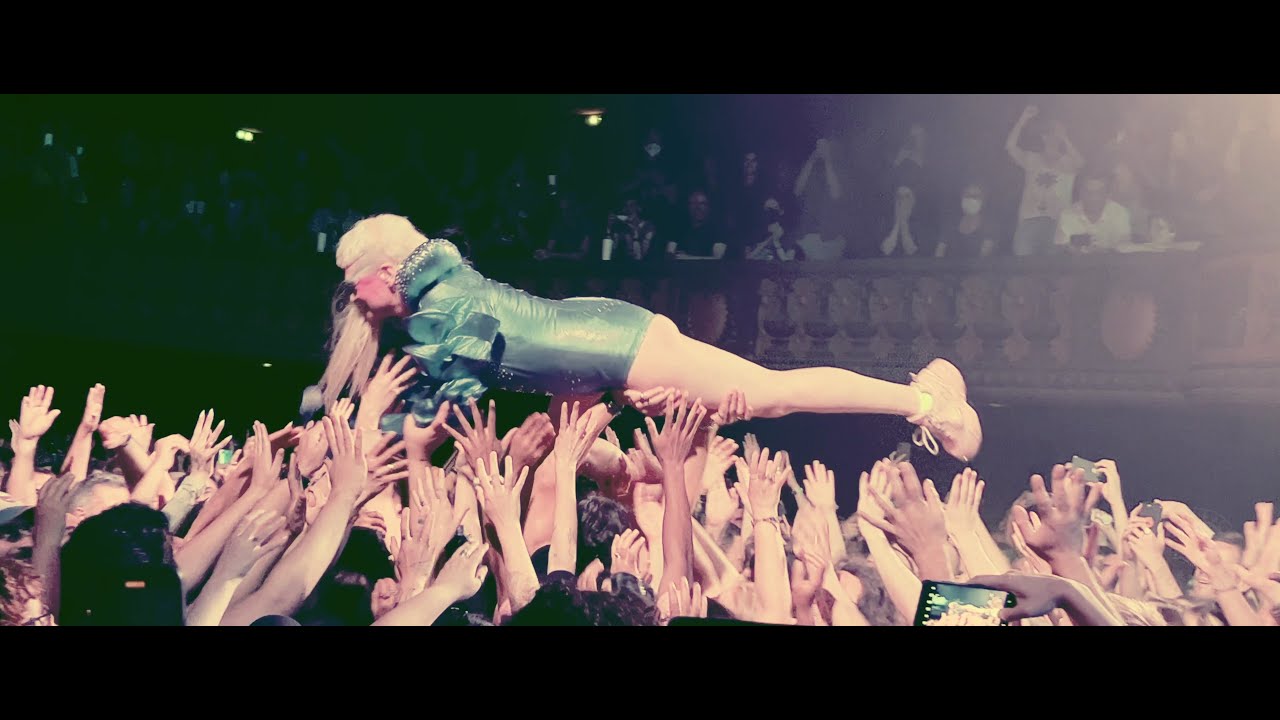 Peaches on stage